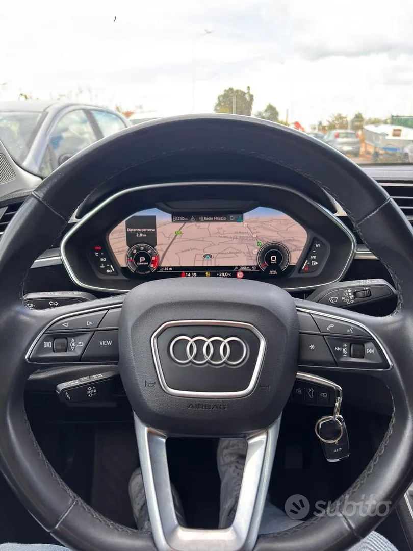 Audi Q3 2022 photo 2