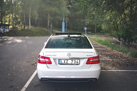 Mercedes-Benz E250 2011 photo 4