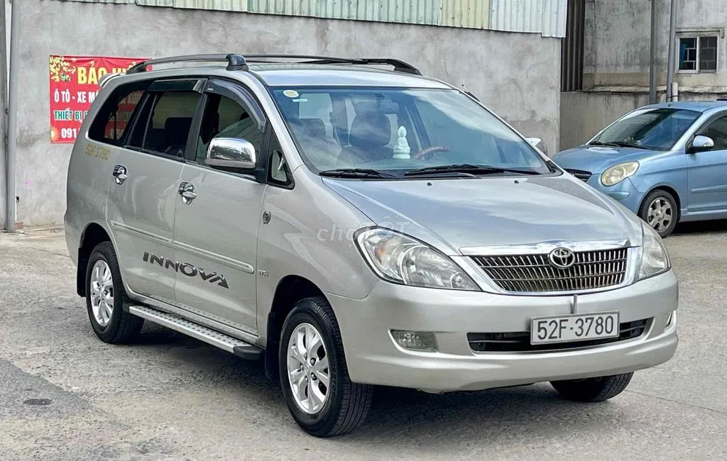 Toyota Innova 2008 photo 3