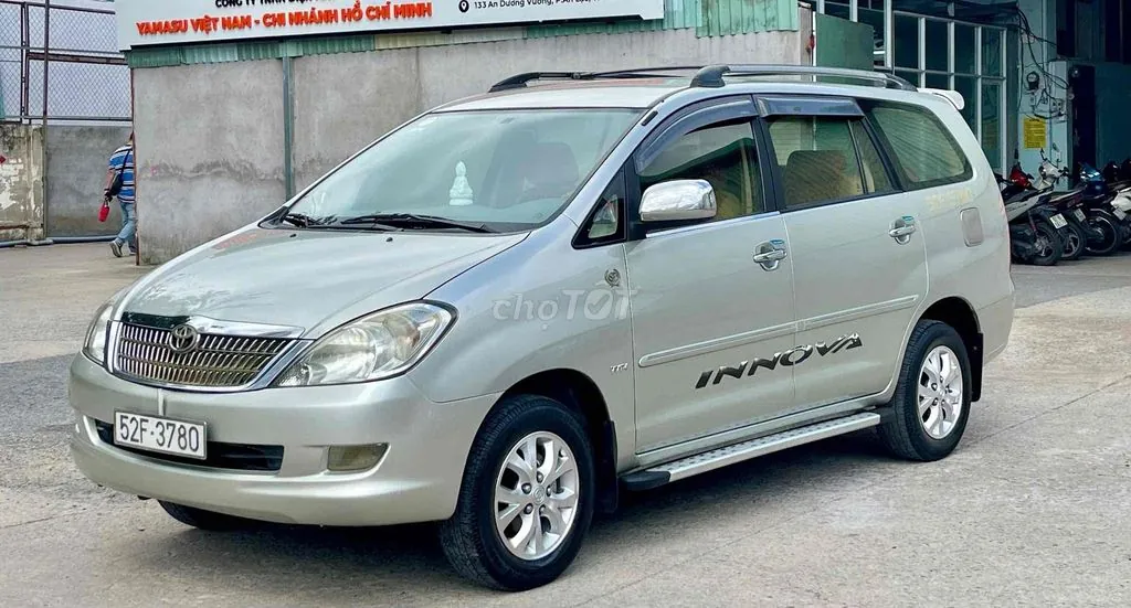 Toyota Innova 2008 photo 2