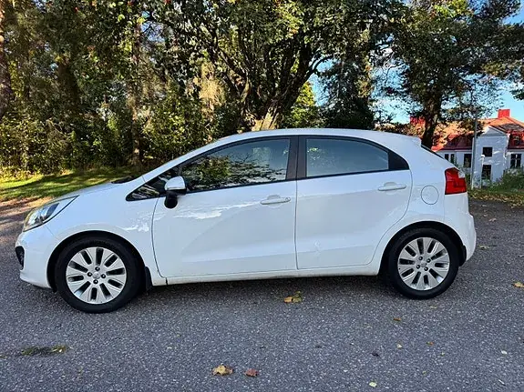 Kia Rio 2013 photo 3