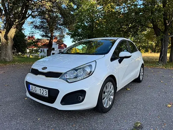 Kia Rio 2013 photo 2