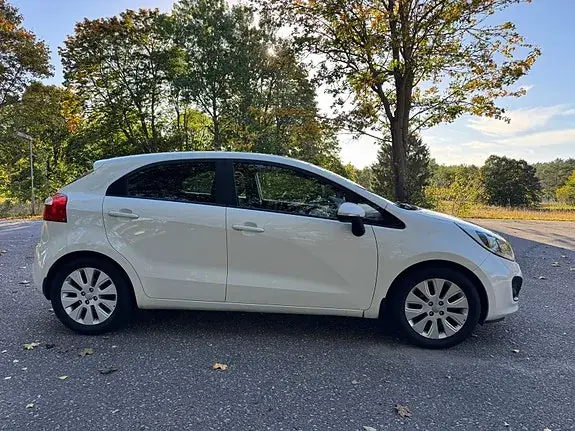 Kia Rio 2013 photo 4