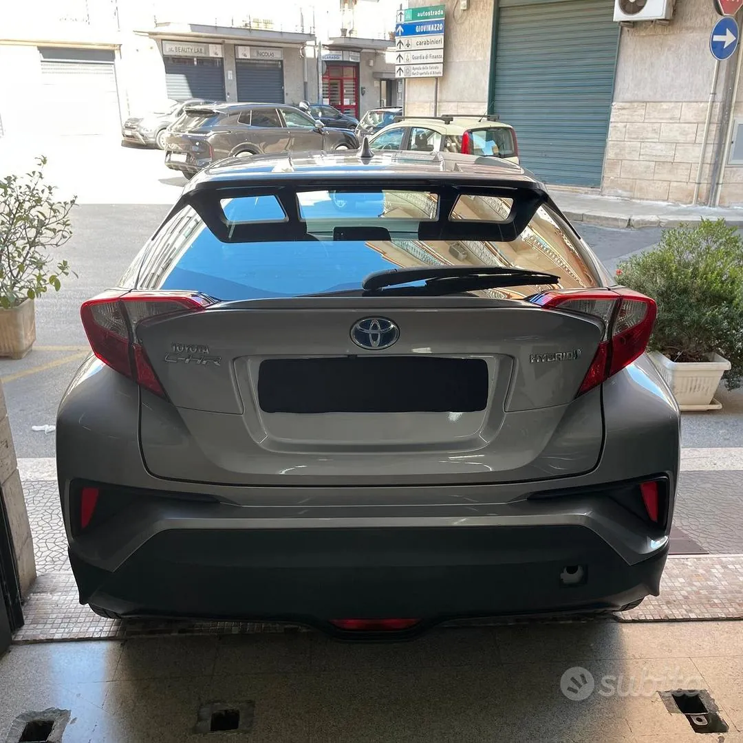 Toyota C-Hr 2017 photo 3