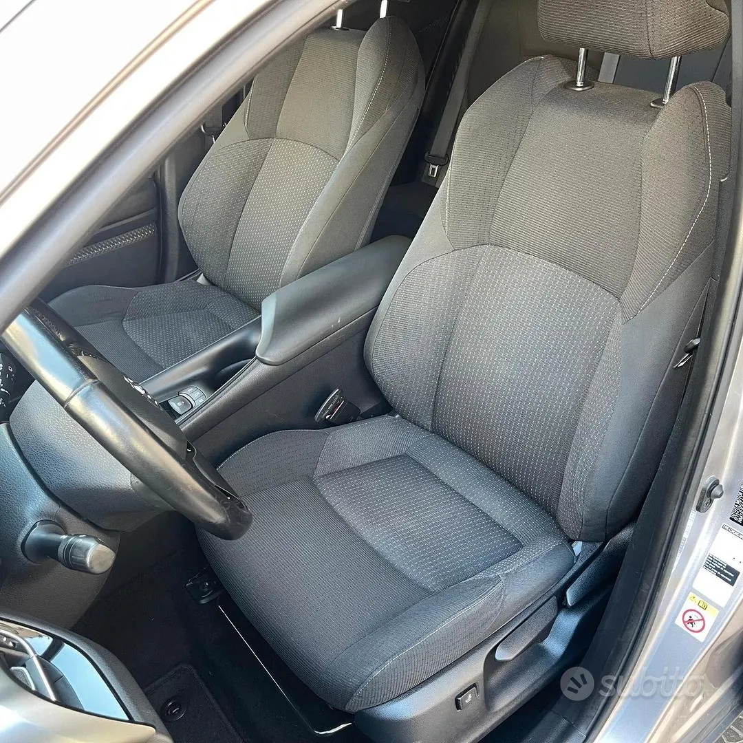 Toyota C-Hr 2017 photo 5