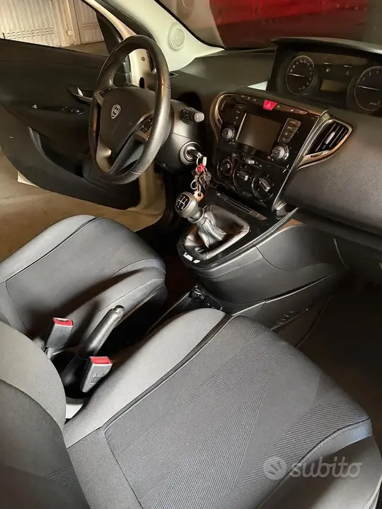 Lancia Ypsilon 2018 photo 4