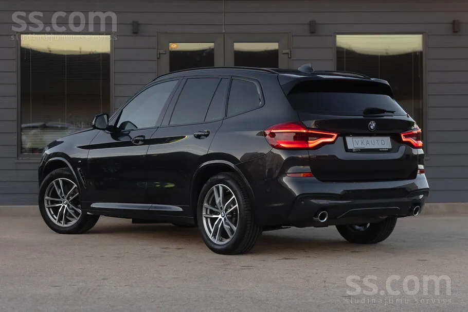 BMW X3 2018 photo 2
