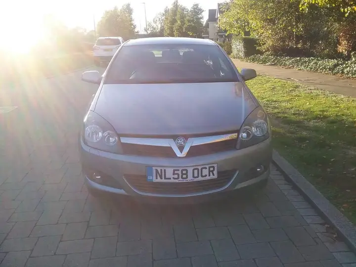 Vauxhall Astra 2008 photo 5
