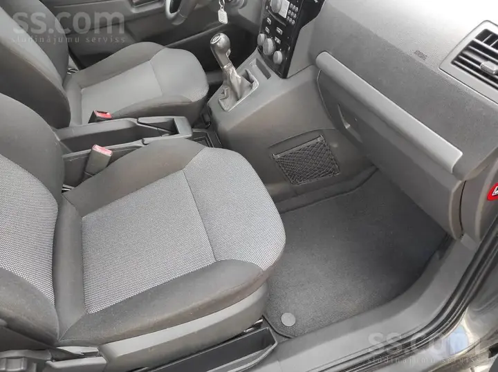 Opel Zafira 2011 photo 3