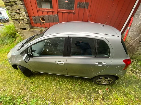 Toyota Yaris 2006 photo 4