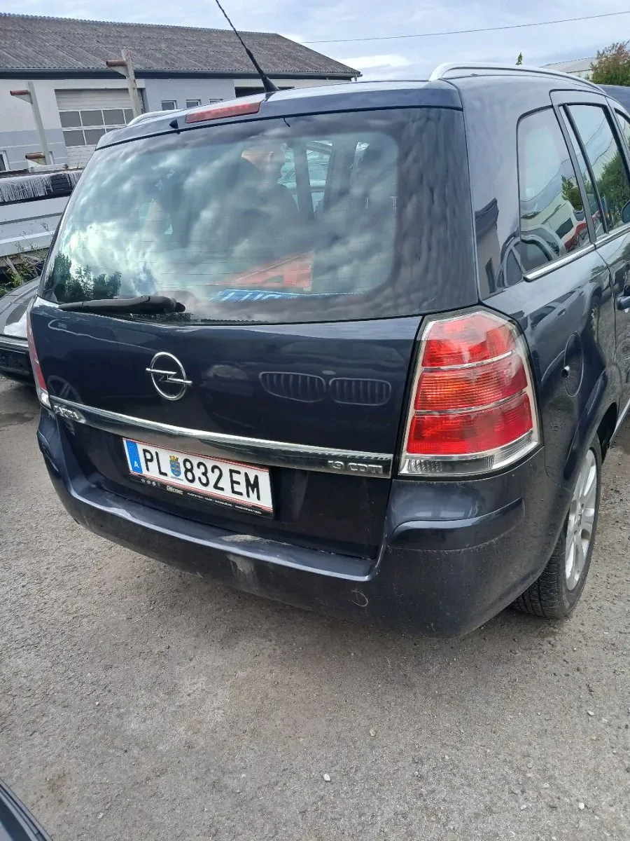 Opel Zafira 2007 photo 2