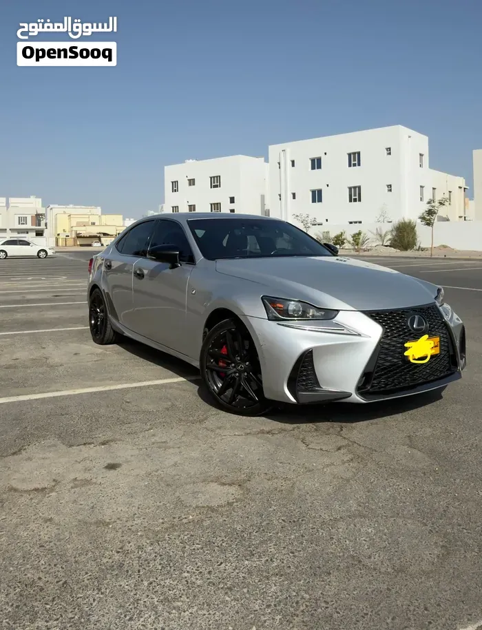 Lexus Is 200 2017 photo 2