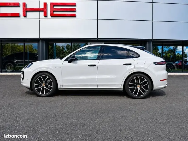 Porsche Cayenne 2024 photo 2