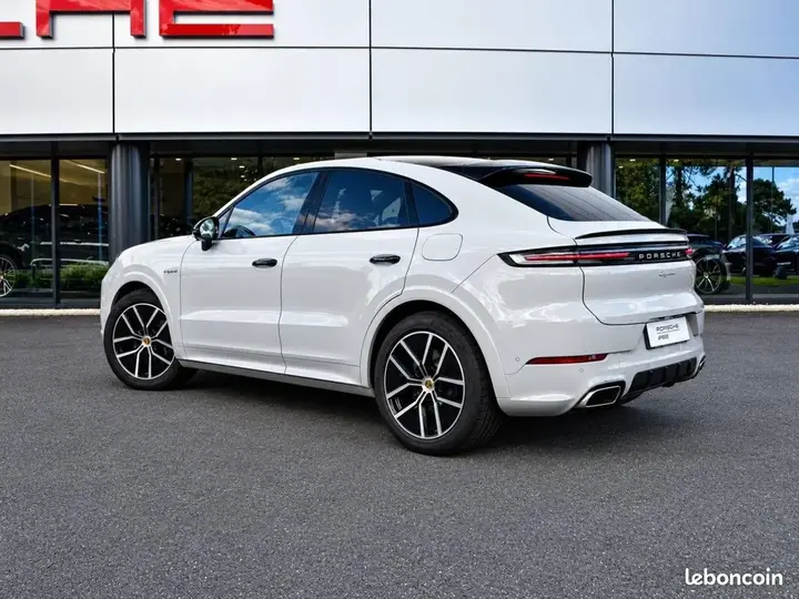 Porsche Cayenne 2024 photo 3