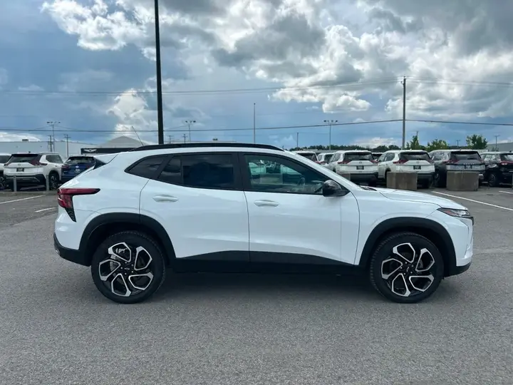 Chevrolet Trax 2025 photo 2