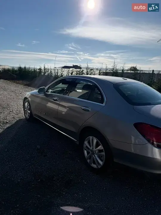Mercedes-Benz C-Class 2019 photo 5