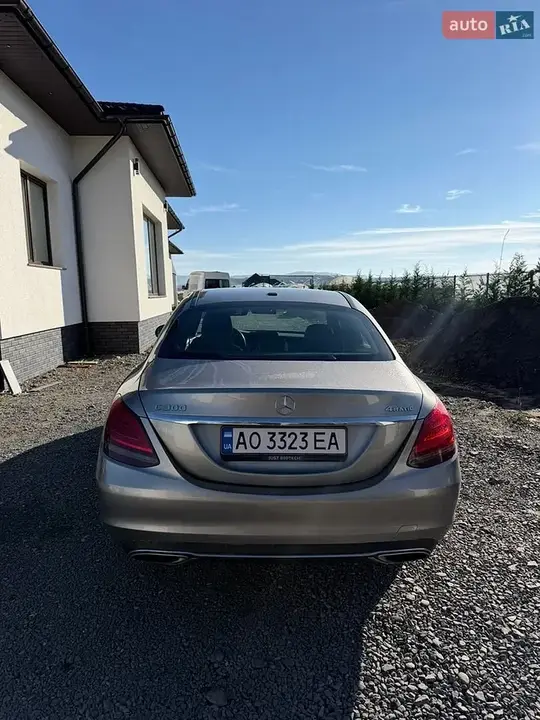Mercedes-Benz C-Class 2019 photo 4