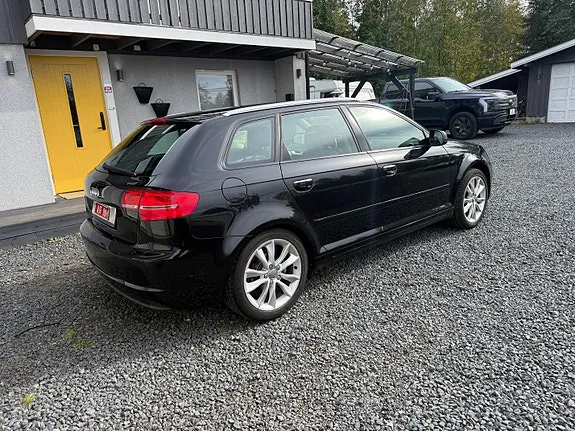 Audi A3 2011 photo 5