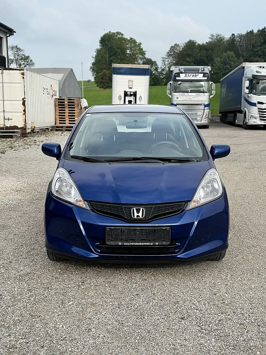 Honda Jazz 2011 photo 2
