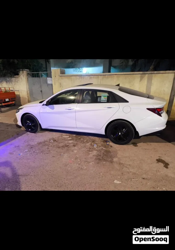 Hyundai Elantra 2023 photo 3
