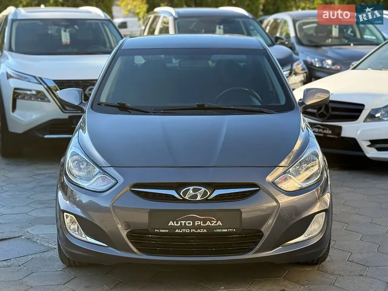 Hyundai Accent 2012 photo 2
