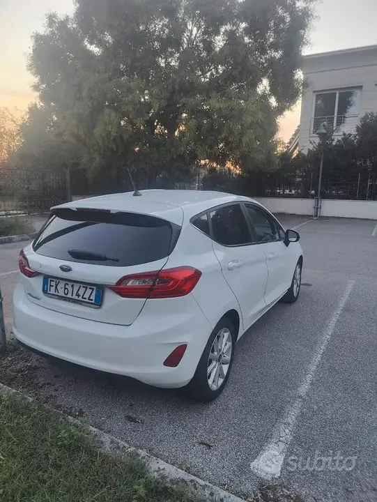 Ford Fiesta 2017 photo 2