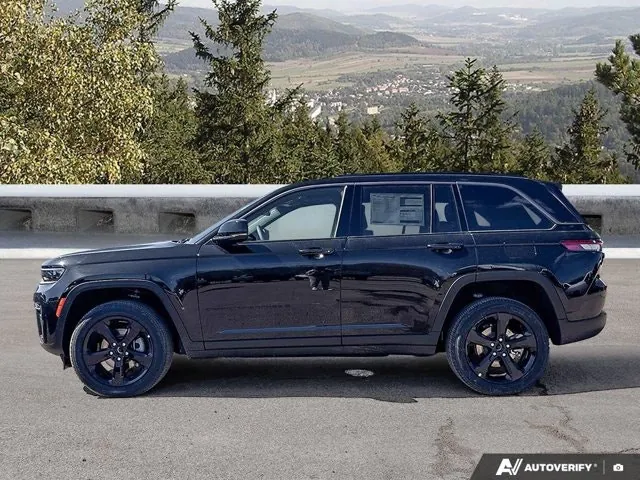 Jeep Grand Cherokee 2026 photo 2