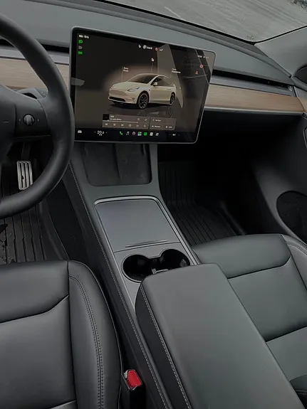 Tesla Model Y 2022 photo 2