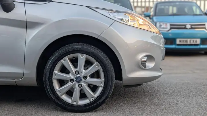 Ford Fiesta 2011 photo 4