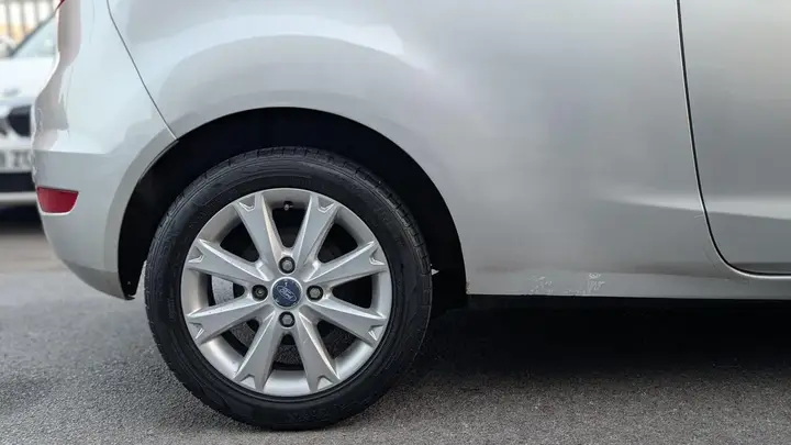 Ford Fiesta 2011 photo 5