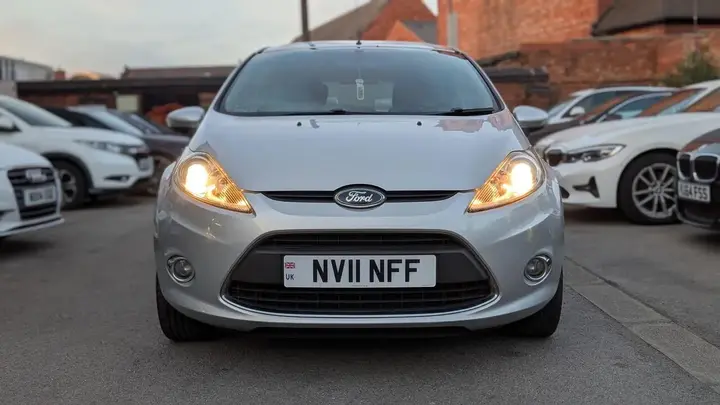Ford Fiesta 2011 photo 2