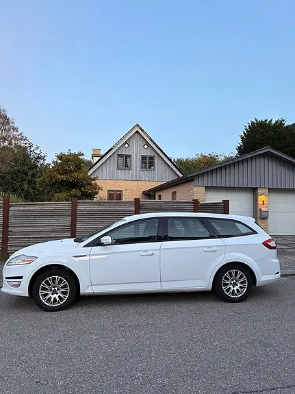 Ford Mondeo 2011 photo 2
