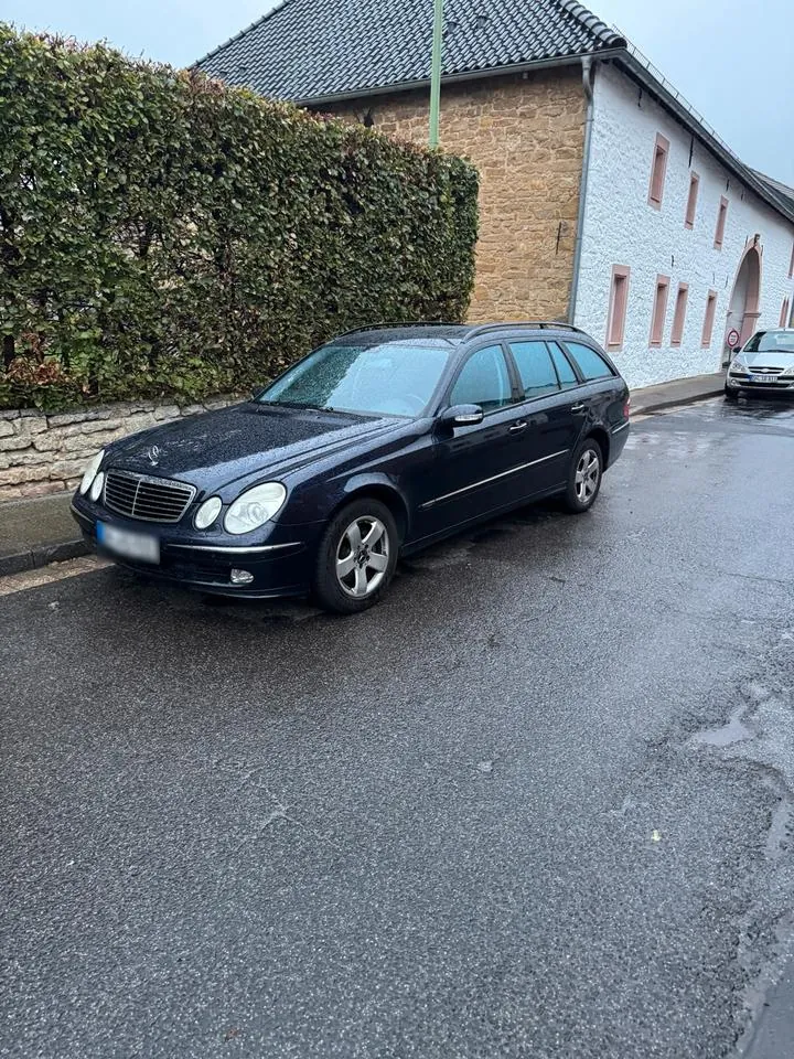 Mercedes-Benz E320