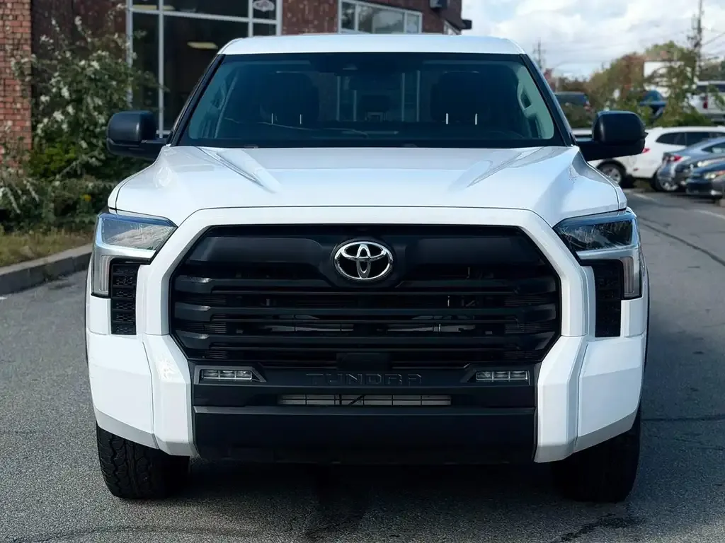 Toyota Tundra 2023 photo 2