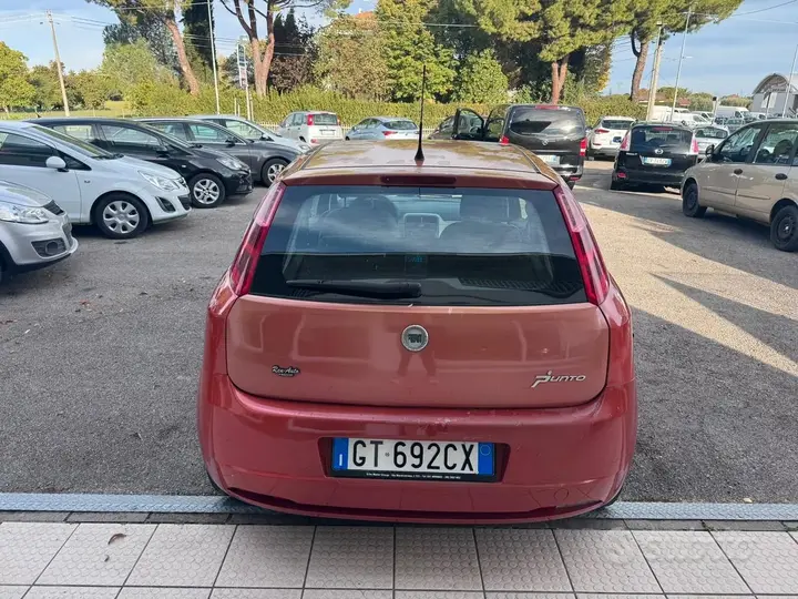 Fiat Grande Punto 2006 photo 5