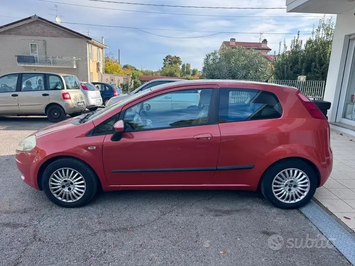 Fiat Grande Punto 2006 photo 3