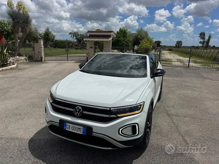 Volkswagen T-Roc 2024 photo 2
