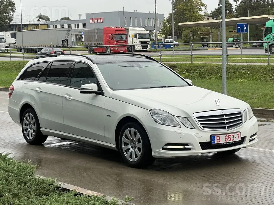 Mercedes-Benz E200 2010 photo 3