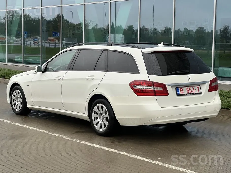 Mercedes-Benz E200 2010 photo 4