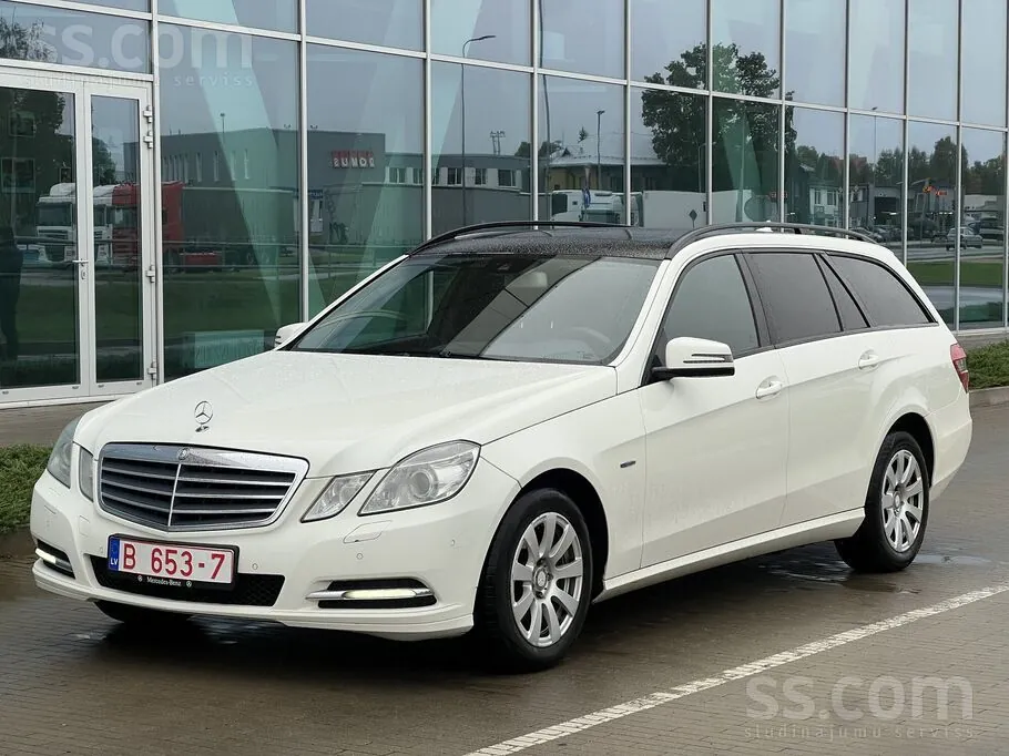 Mercedes-Benz E200 2010 photo 2