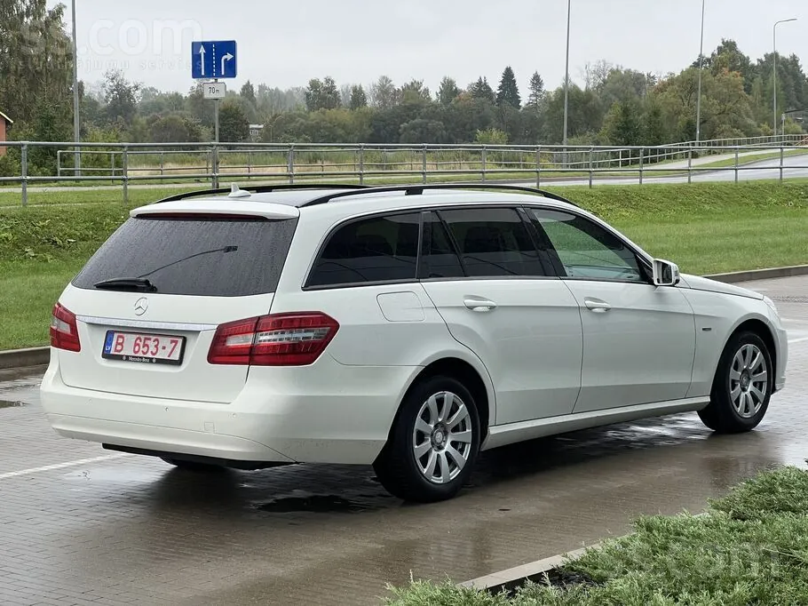 Mercedes-Benz E200 2010 photo 5