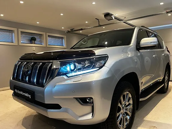Toyota Land Cruiser 2019 photo 2