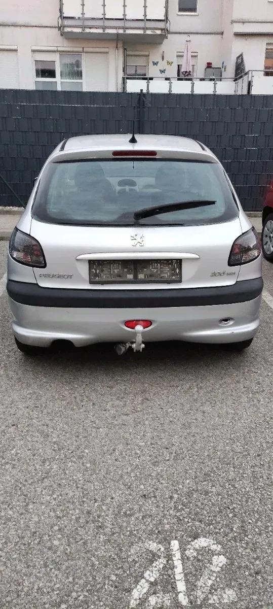 Peugeot 206 2003 photo 2