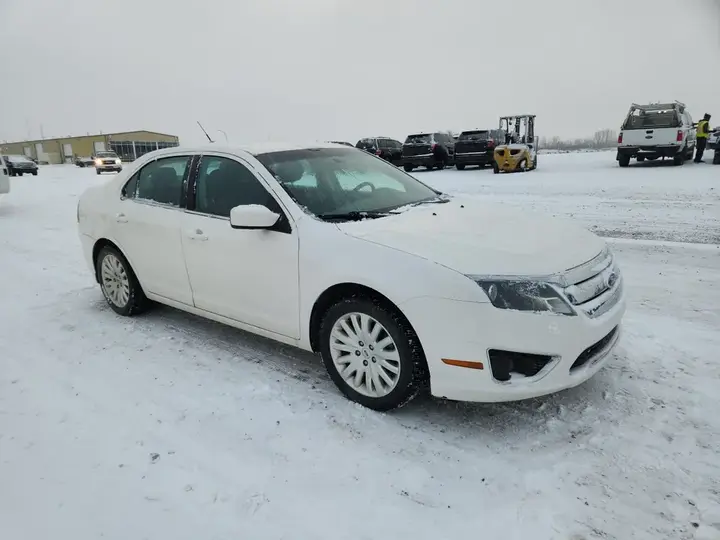 Ford Fusion 2012 photo 2