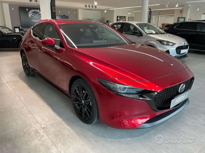 Mazda 3 photo 2