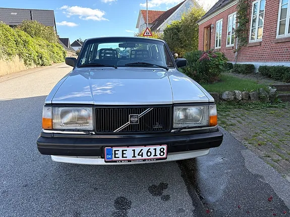 Volvo 240 1991 photo 2