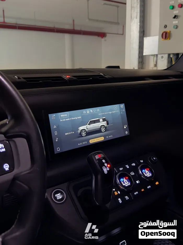 Land Rover Defender 2021 photo 2