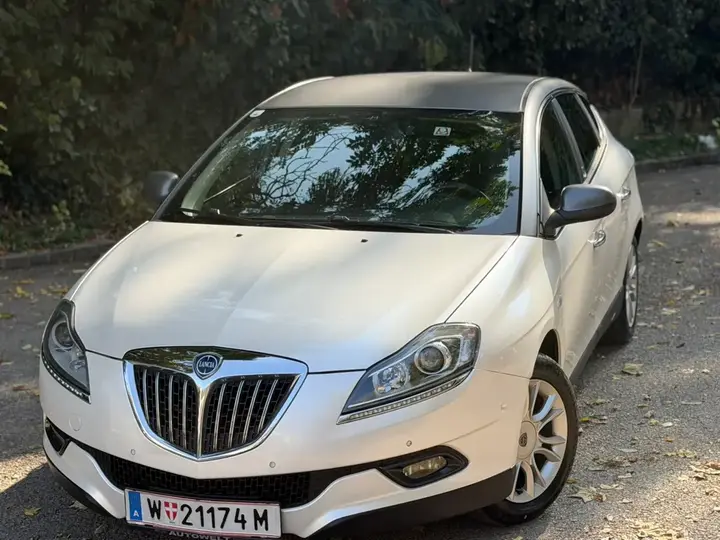 Lancia Delta 2009 photo 2