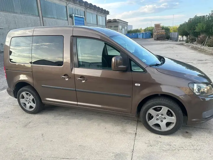 Volkswagen Caddy 2011 photo 2