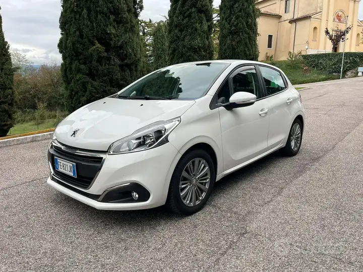 Peugeot 208 2016 photo 4